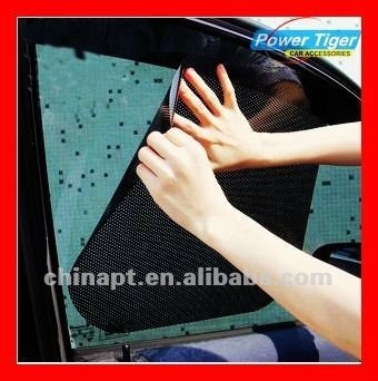 Ombra del sole delle auto con adesivo