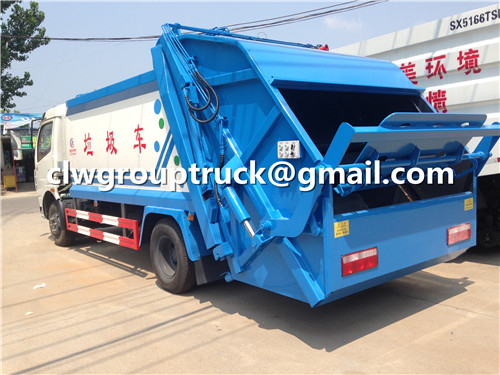 Compactor trash truck