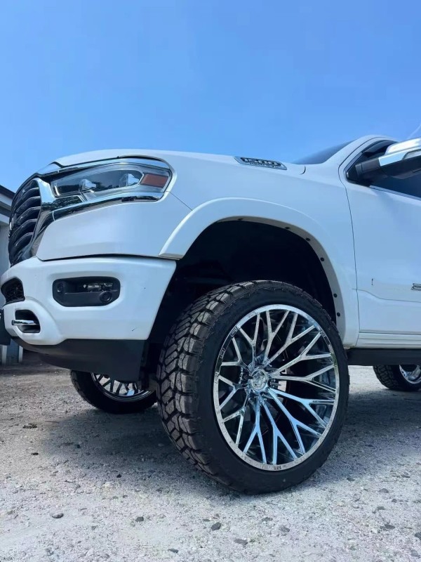 High-Quality 20-Inch Chrome Plated Wheel for Sedans SUVs and Luxury Cars