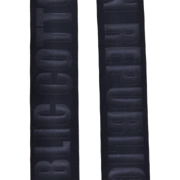 Elastik dengan logo timbul