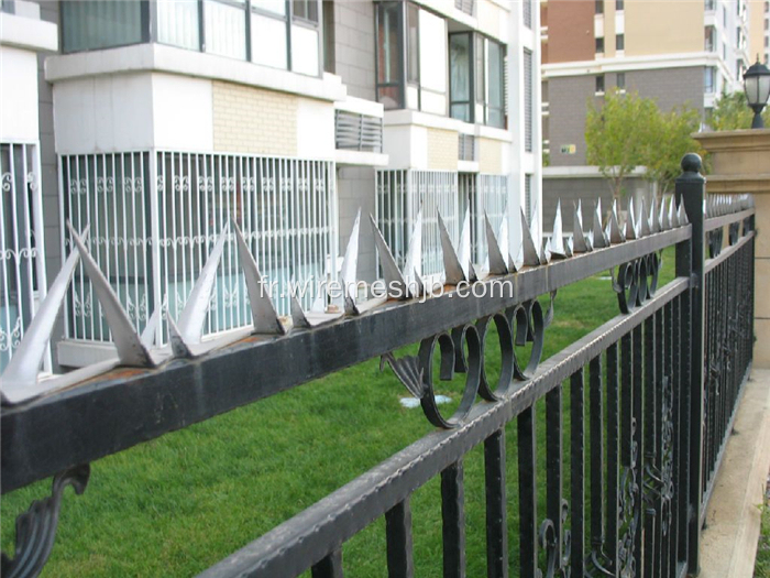 Poinçon de mur enduit de poudre avec la couleur verte