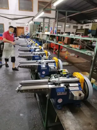 YUTAI Iron Roller Strong Yellow Glue Shoe Insole Cementing Machine