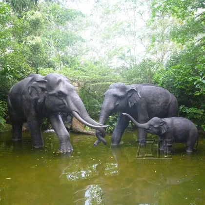 Golden bronze elephant mother and baby sculpture for garden decoration