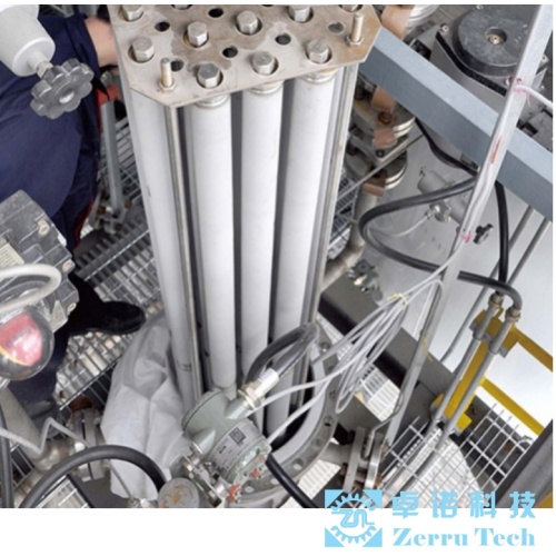 Sintered Porous Filter Cartridge Title