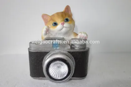 Garden solar light cat with camera
