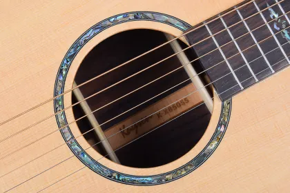 41 inch D body shape solid acoustic guitar