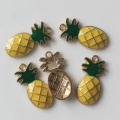 Commercio all&#39;ingrosso di frutta ananas ciondolo smalto ciondoli materiale kawaii retro piatto orecchini metallici accessori perline per artigianato fai da te