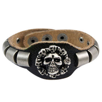 Men's leather bracelet with metal skull head decoration
