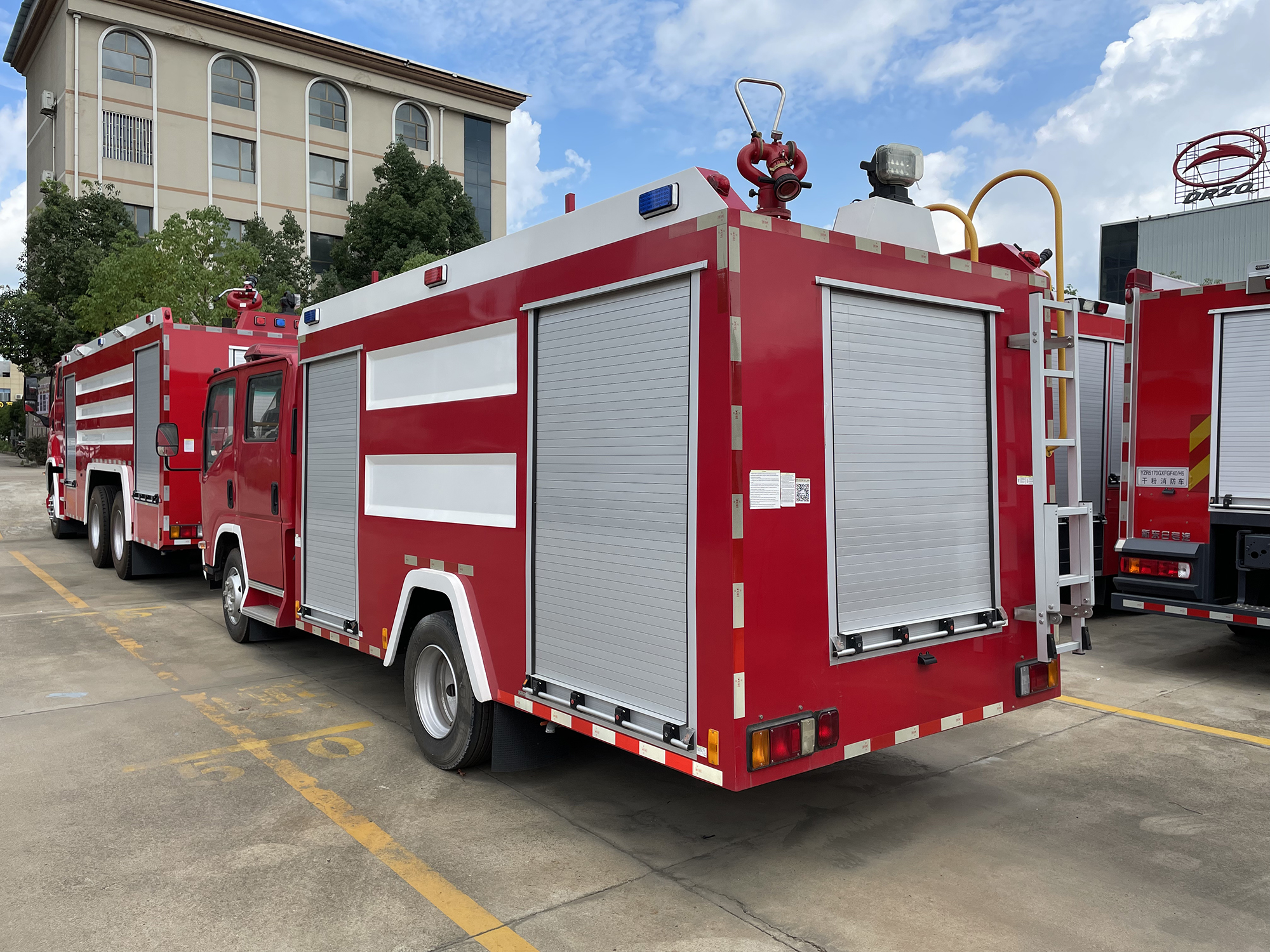 ISUZU 700P water tank fire truck