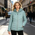 Chaqueta de mujer moderna con capucha con cremallera desmontable