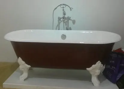 Fashionable Bathtub Claw Foot