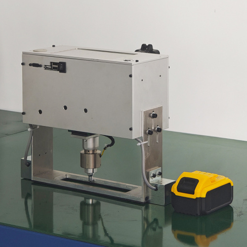 Літый акумулятарная машына з маркіроўкай глыбіні шпількі