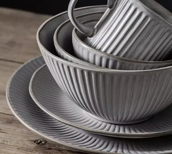 Modern lifestyle setting ceramic plate ceramic dinnerware