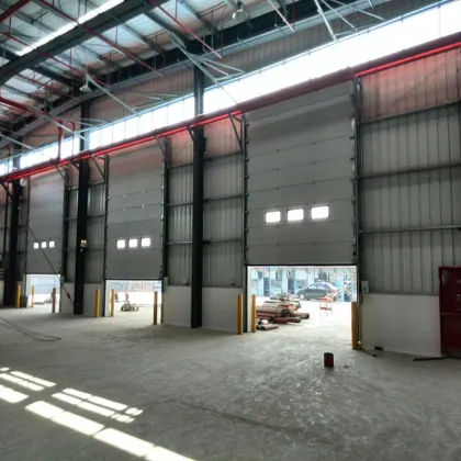 Overhead quick action industry lifting up door