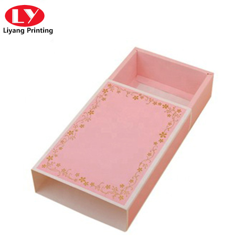 Cassettiera rosa con custodia in carta