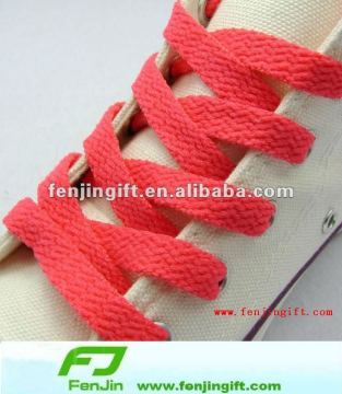 different color shoelaces,red shoelace