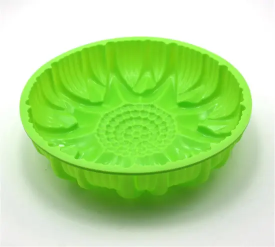 New design rabbit shape silicone 12 holes cake pan