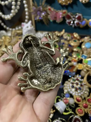 Cute little toad or frog brooch