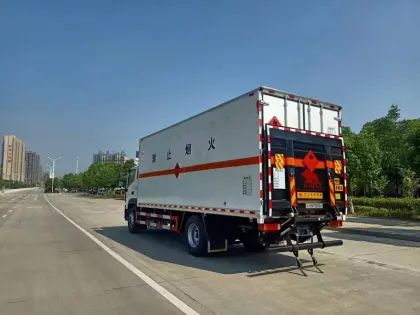 CLW paint bucket transportation cargo van delivery truck