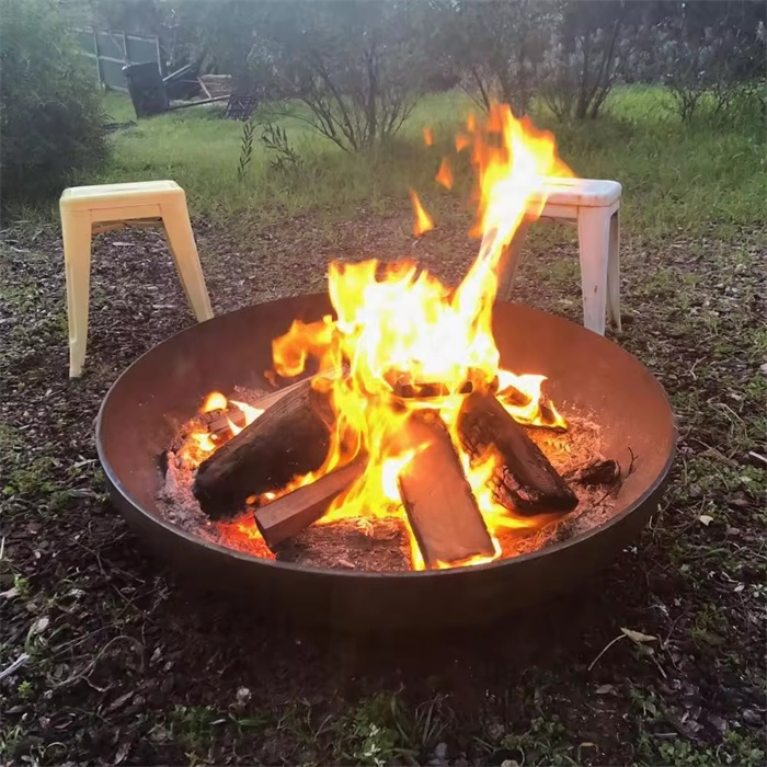 Outside Sitting with Large Fire Pit