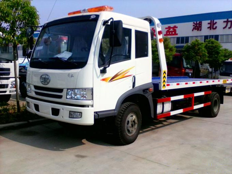 FAW wrecker truck 5T