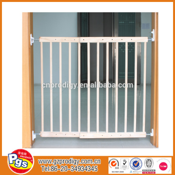 Baby safety gate wooden baby fence retractable baby gate