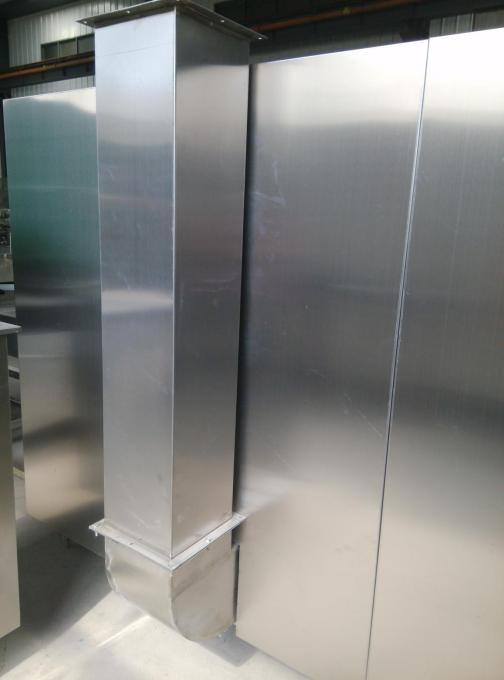 Vial sterilization and depyrogenation tunnel