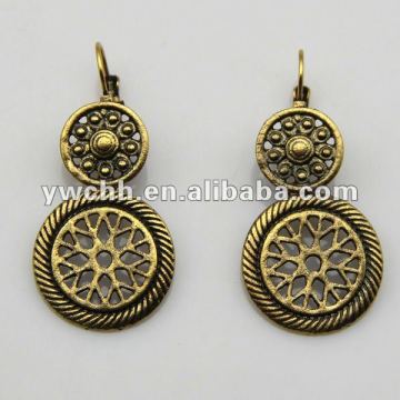 old fashion errings with stud