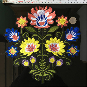 Kleuren veren bloem opstrijkbare borduurwerkflarden applique