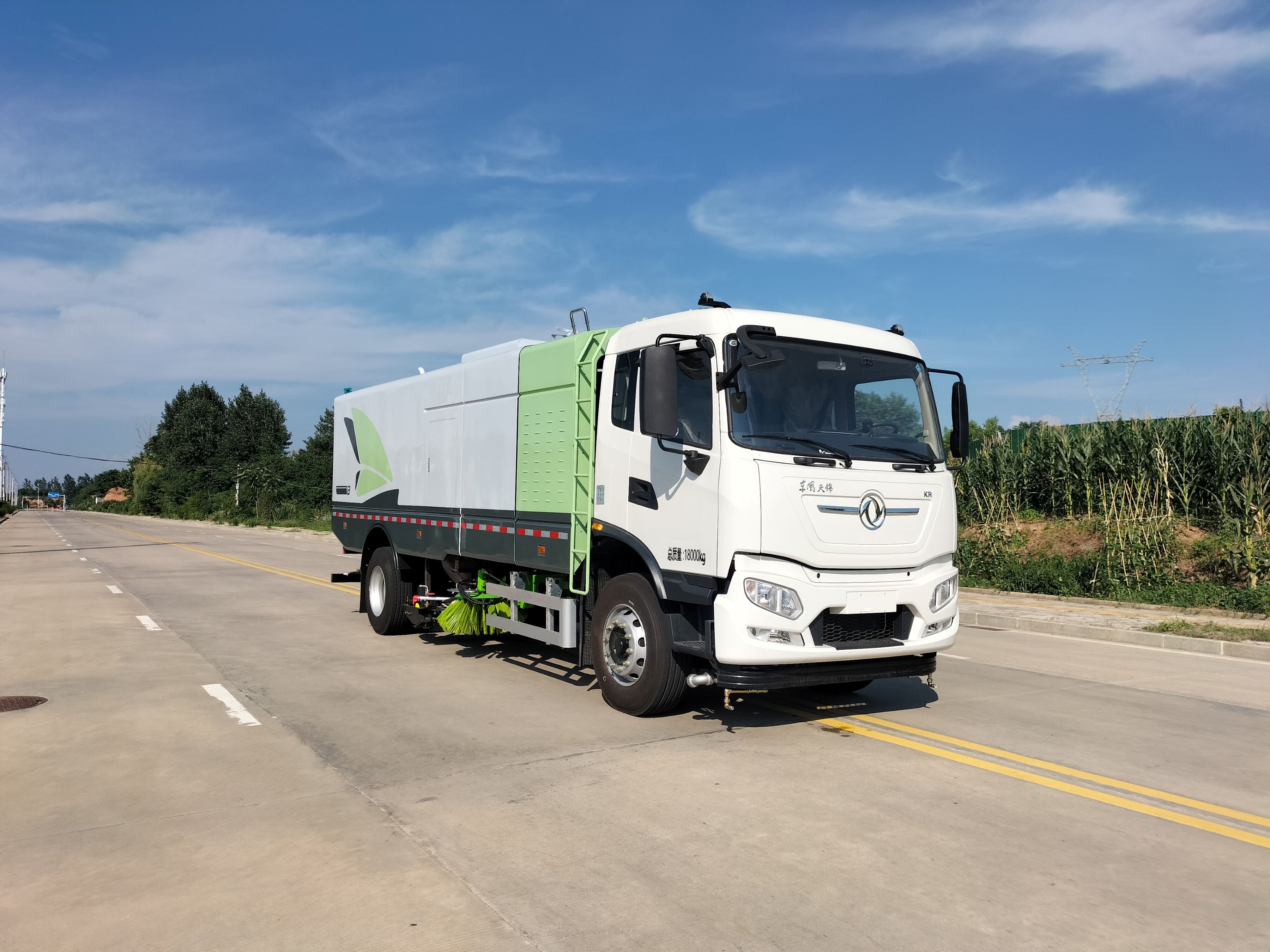 High Performance Road Sweeper with Mounted Design