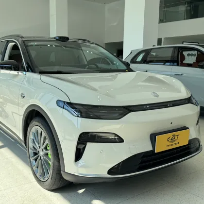 Pure Electric Large Five-Seat Performance Leapmotor C11