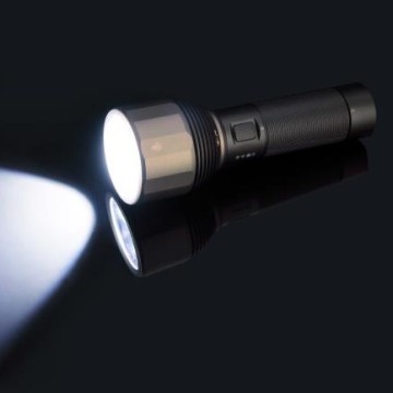 NEXTORCH 2000 LUMEN E30 Lampe de poche rechargeable - Camping et randonnée en plein air