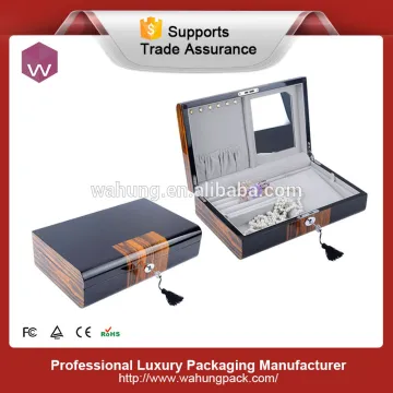 Black shiny Lacquer Custom Jewelry gift box with key lock