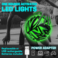 Lichtglows in het donkere basketbal