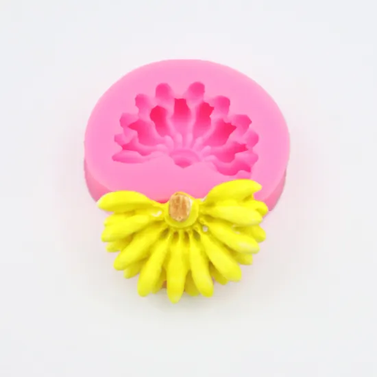 XGY-261 Banana Fruit Shape Silicone Mold: Versatile Reusable Tool for Chocolate, Resin, Candles, and Soap DIY Making