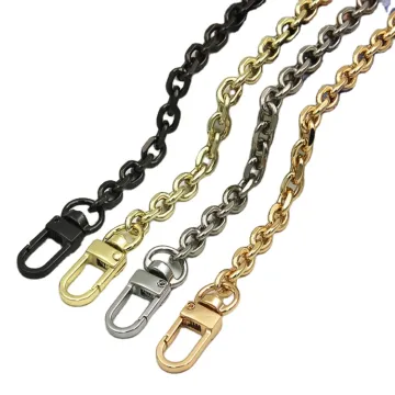 O-Chain Jewelry Chain Pet Dog Iron Chain Messenger Bag Flat Cross" could be simplified to "Flat Cross Pet Dog Iron Chain Messenger Bag". However, for better search engine optimization and clarity, a more refined title might be:

"Flat Cross Pet Dog Iron C
