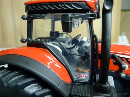 UH 1:32 4982 McCormick x8 680 Red Tractor Alloy Metal Diecast Cars Model Toy Vehicles For Children Boy Toys