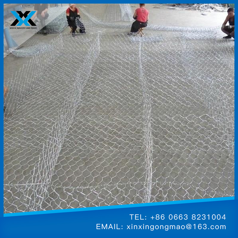 collapsible gabion mesh fence for flood control