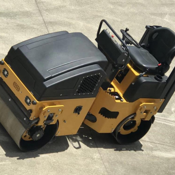 1.7 Ton Ride-On Double Drum Vibratory Road Roller with Kohler Diesel Engine