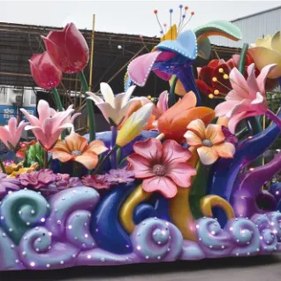 Light up the soul of the festival and customize your own "gorgeous float"