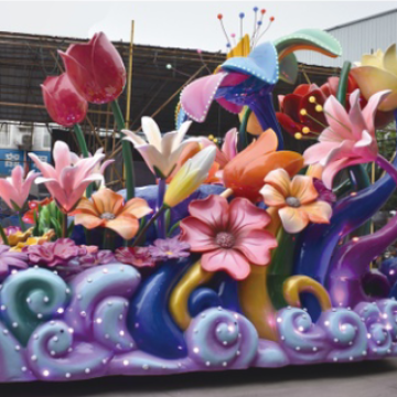 Light up the soul of the festival and customize your own "gorgeous float"