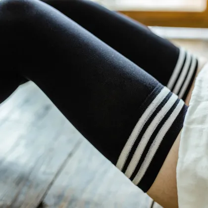 Wholesale Japanese Thigh Socks - Anti-Slip Velvet Knee-Length Socks for Girls