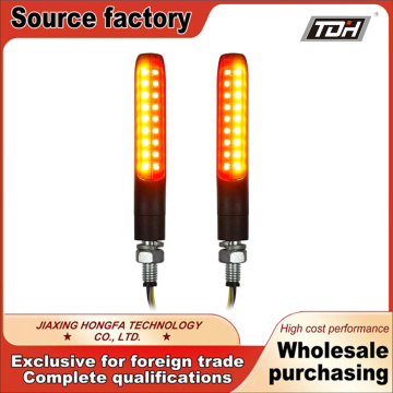 Luz de sinalização dianteira da motocicleta com luz de freio