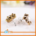 Disegni di oro orecchino semplice perla di cristallo per donne