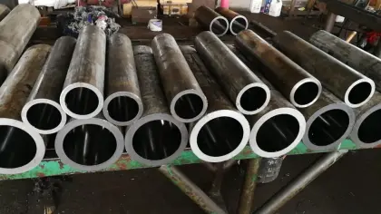 Seamless honed tube for crane