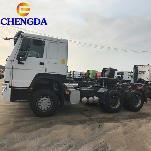 Sinotruck Howo Unité de tracteur de camions 6x4 bon marché