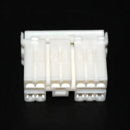 TE Connectivity Automotive Wire to Wire White Female 12 Pin Connector