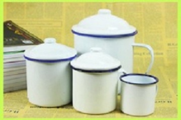 enamel mug with cover and handle