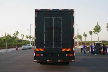 10x8.7x6.3m Mobile Sound Stage