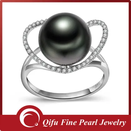 Classical Circle Diamond 14K White Gold Emerald Pearl Ring